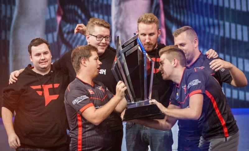 Meiko成为LPL首位在国际赛事BO5里被LEC战队两次横扫的选手